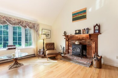 006-Living_Room-5017682-medium