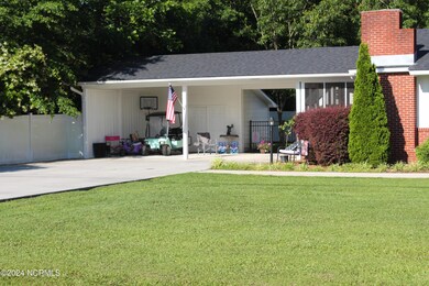 603 Lee Dr, Burgaw, NC 28425 - photo 3