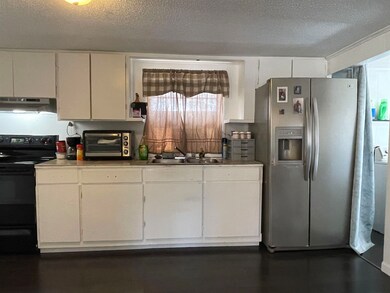 302 Batten St, Opp, AL 36467 - photo 5