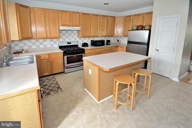 2515 James Monroe Cir, Herndon, VA 20171 - photo 2