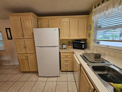 9531 Cedar Tree Ln unit 173, Lakeland, FL 33809 - photo 5