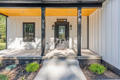 106 5th Ave N, Decherd, TN 37324 - photo 2