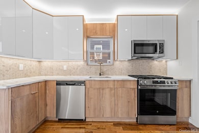 190-10 114th Dr, Jamaica, NY 11412 - photo 3