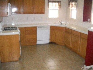 FULLY APPOINTED KITCHEN