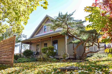 624 W 9th St, Cedar Falls, IA 50613 - photo 3