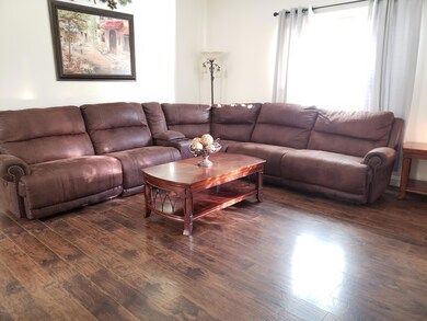 307 Sunflowr living room 3