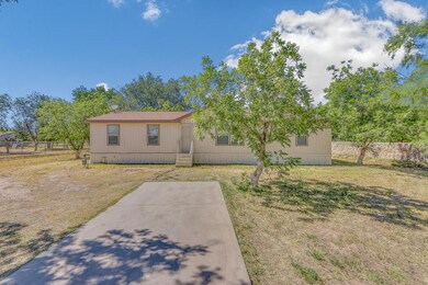 441 Valle Los Nogales Dr, Socorro, TX 79927 - photo 4