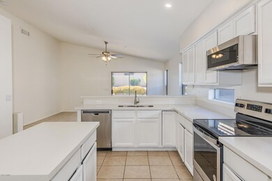 Deluxe Kitchen 2