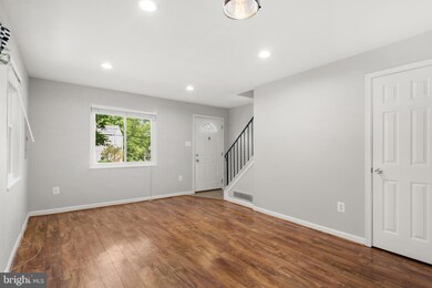 5867 Blaine Dr, Alexandria, VA 22303 - photo 7