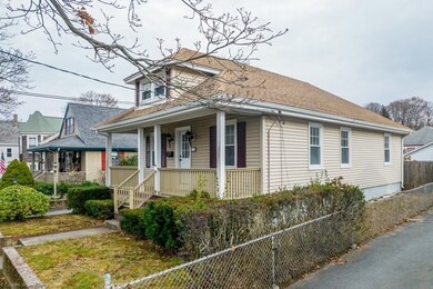 21 Sycamore St, Fairhaven, MA 02719 - photo 2