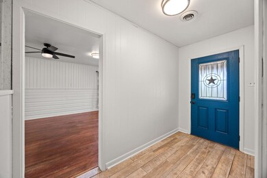 1815 Eckhardt St, Taylor, TX 76574 - photo 6