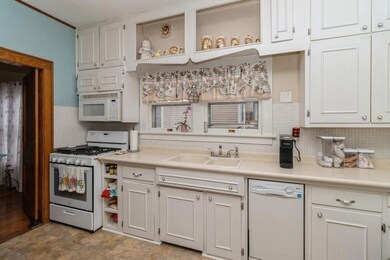 736 S 3rd Ave E, Newton, IA 50208 - photo 6