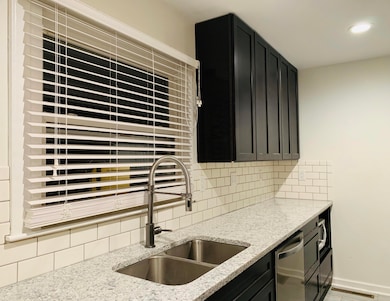 480 S May St, Southern Pines, NC 28387 - photo 4