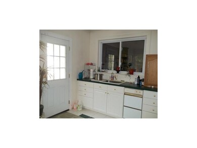 411 Chestnut Hill Rd, Chepachet, RI 02814 - photo 5