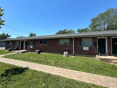 1209 Chambers Rd, Ferguson, MO 63135 - photo 5