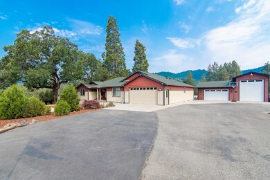 5450 Hugo Rd, Grants Pass, OR 97526 - photo 3