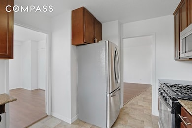 Whitehall unit 4M, Bronx, NY 10463 - photo 6
