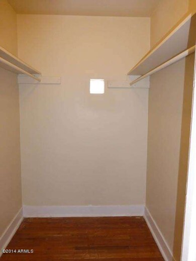 9-closet (1 of 1)