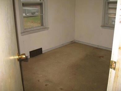 5007 Halsey St, Shawnee, KS 66216 - photo 3