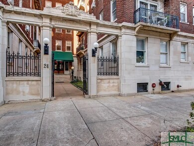 Built in 1919 and located in the heart of Savannah