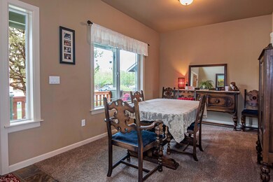 Dining or den room