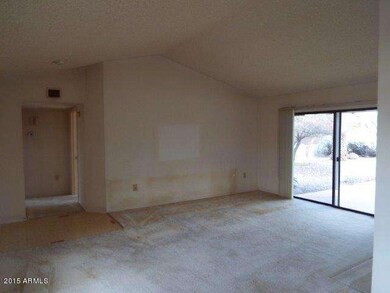 021-890160 - Living Room