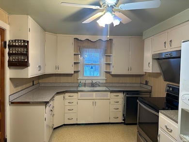 9542 S 300 E, Bunker Hill, IN 46914 - photo 2