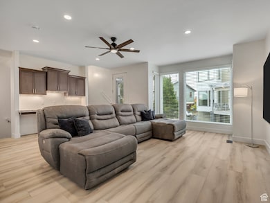 4774 W Daybreak Rim Way, South Jordan, UT 84009 - photo 2