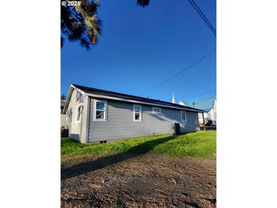203 4th St, Moro, OR 97039 - photo 5