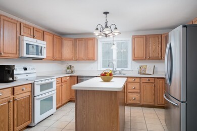 12 Wakefield Ave, Webster, MA 01570 - photo 5