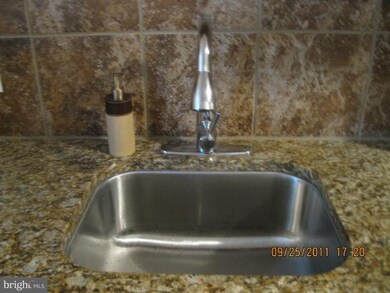 5808 Jonquil Ave, Baltimore, MD 21215 - photo 4