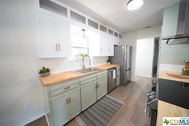 1005 W Lincoln Ave, Copperas Cove, TX 76522 - photo 4