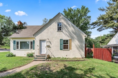 1351 3rd St E, Saint Paul, MN 55106 - photo 3