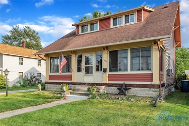 539 W 3rd St, Port Clinton, OH 43452 - photo 4