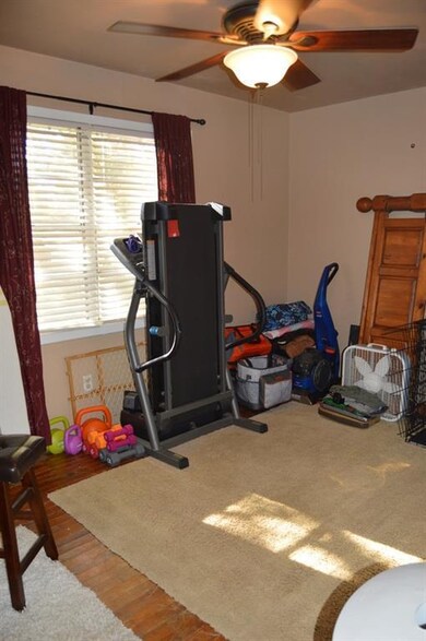 2119 Crepe Myrtle St, Pineville, LA 71360 - photo 7