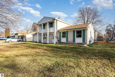 406 Ottawa Dr, Oscoda, MI 48750 - photo 3