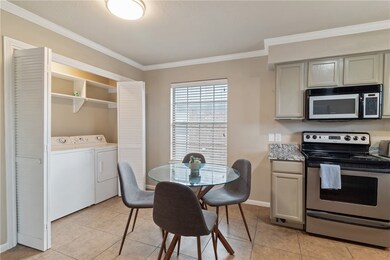 2100 Southwood Dr unit 17, College Station, TX 77840 - photo 3