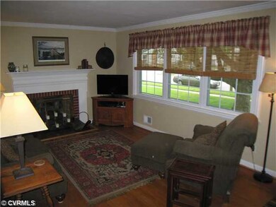 Den/Family/Great Room - Hardwoods floors, new wind