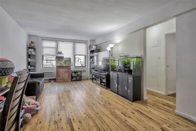 83-30 Vietor Ave unit 417, Elmhurst, NY 11373 - photo 6