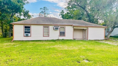 1745 Rivercrest St, Beaumont, TX 77703 - photo 2