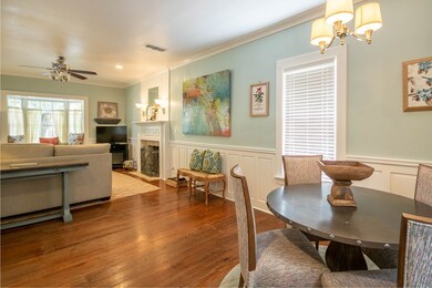 410 W College St, Fredericksburg, TX 78624 - photo 3