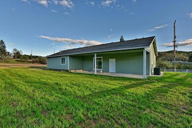 10098 Blackwell Rd, Central Point, OR 97502 - photo 6