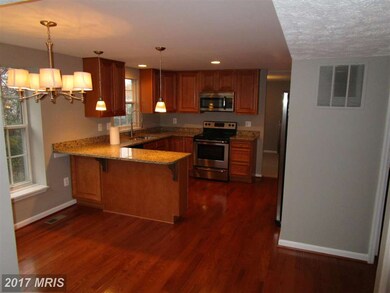 15124 Red Cedar Dr, Burtonsville, MD 20866 - photo 2