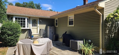 6 Nicholas Ct, Milltown, NJ 08850 - photo 3