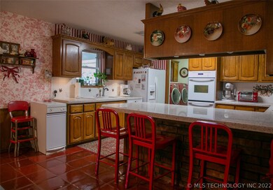 Need room for more than one cook? You got it.