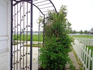 arch to lake
