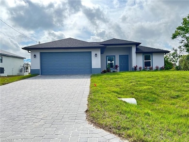View of front of house featuring a front lawn and 