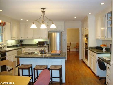 Kitchen - LARGE, RENOVATED, EAT-IN KITCHEN WITH CE