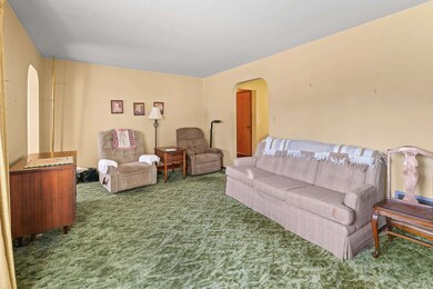 1852 Belmont St, Manitowoc, WI 54220 - photo 3