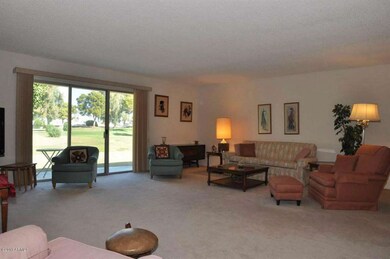 10722 W Hatcher Rd, Sun City, AZ 85351 - photo 4